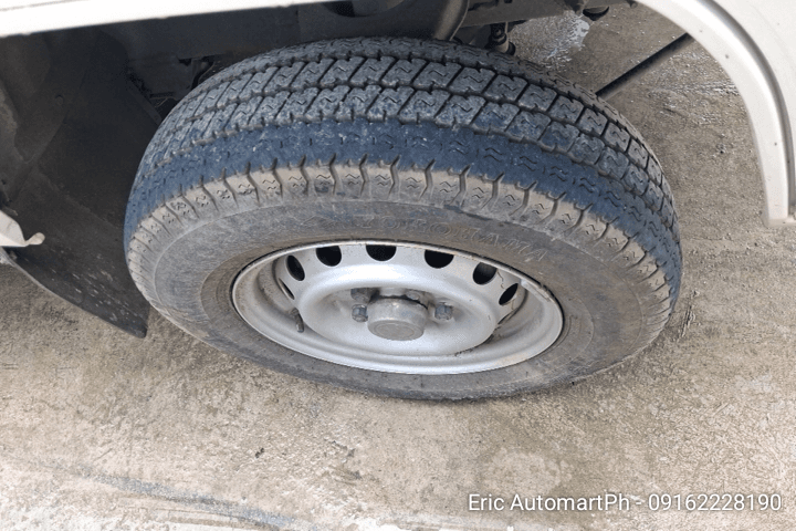 Car gallery image