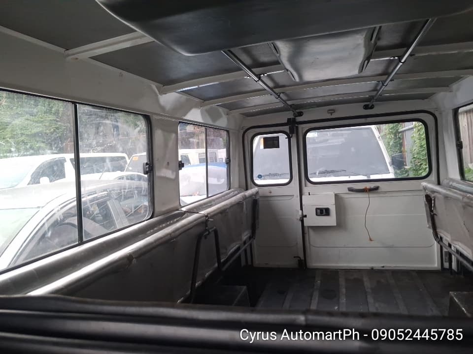 Car gallery image