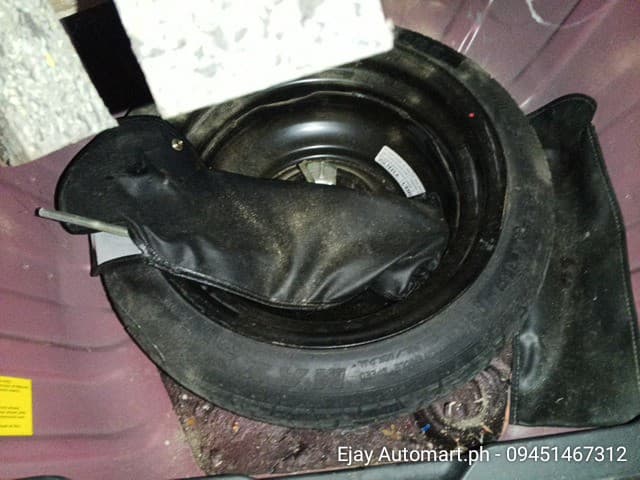 Car gallery image