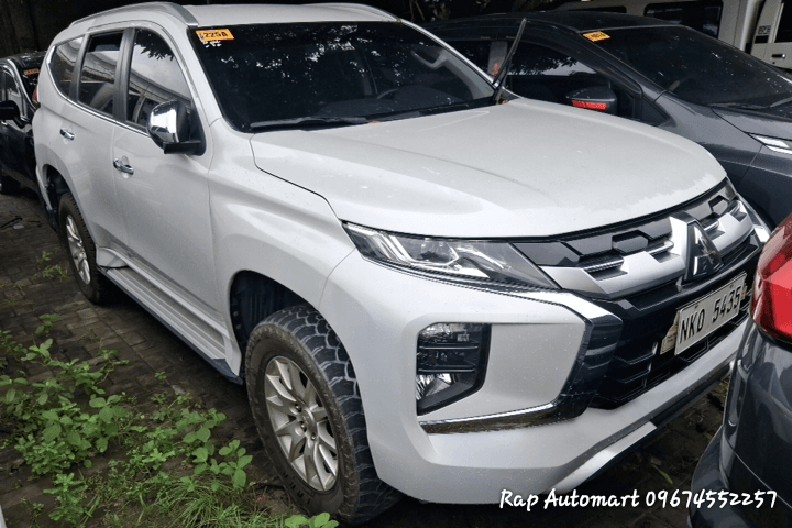 Car gallery image
