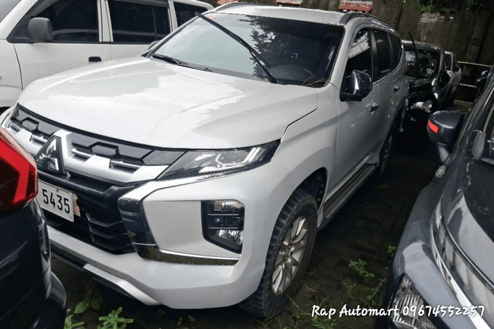 Car gallery image