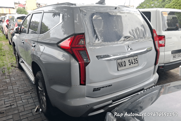 Car gallery image