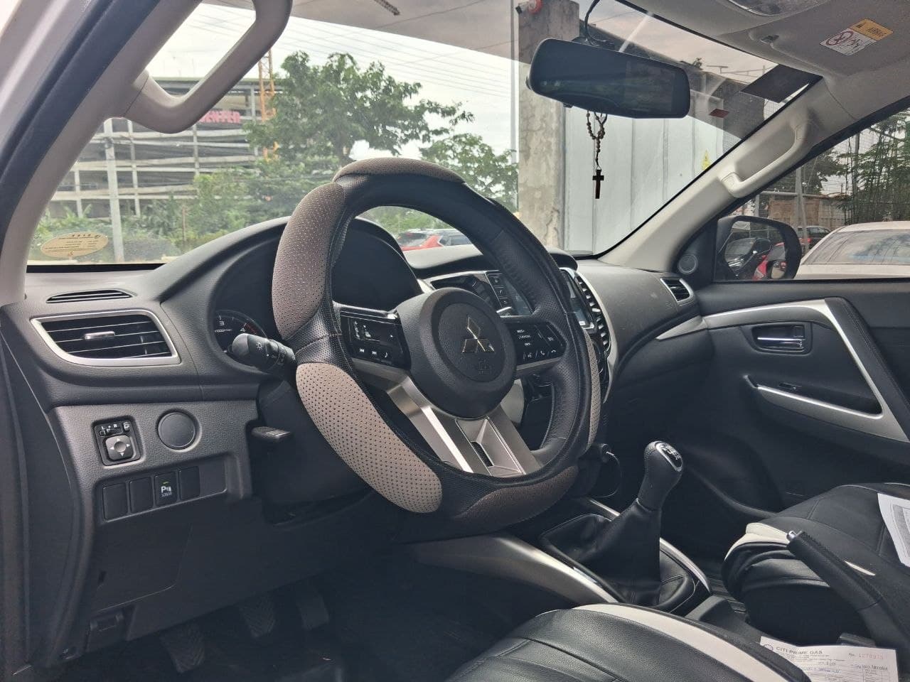Car gallery image