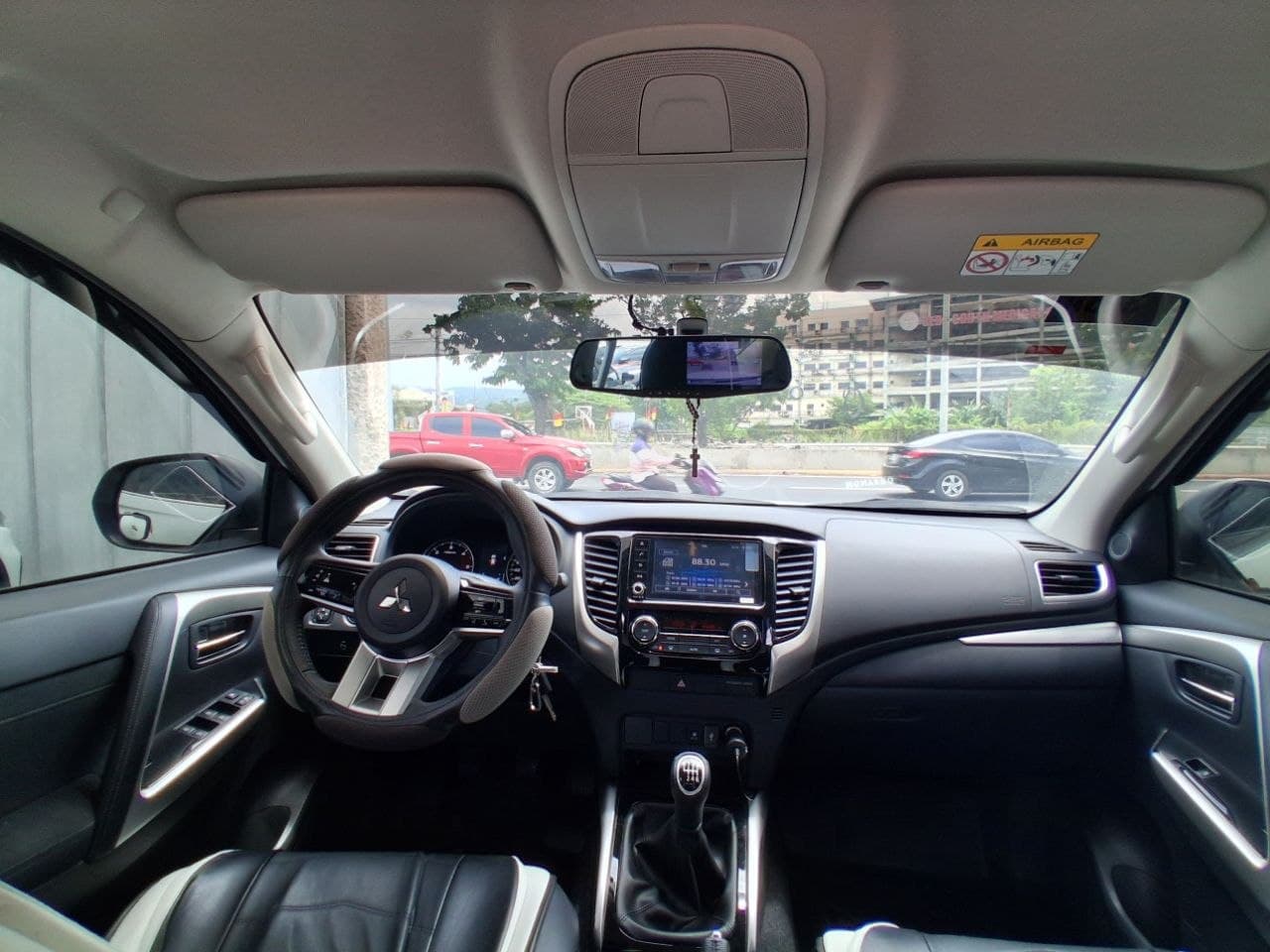 Car gallery image