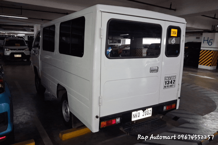Car gallery image