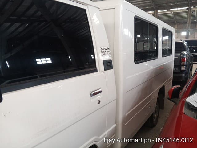 Car gallery image