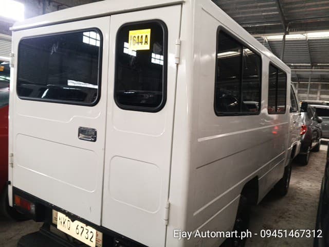 Car gallery image