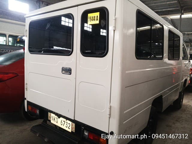 Car gallery image