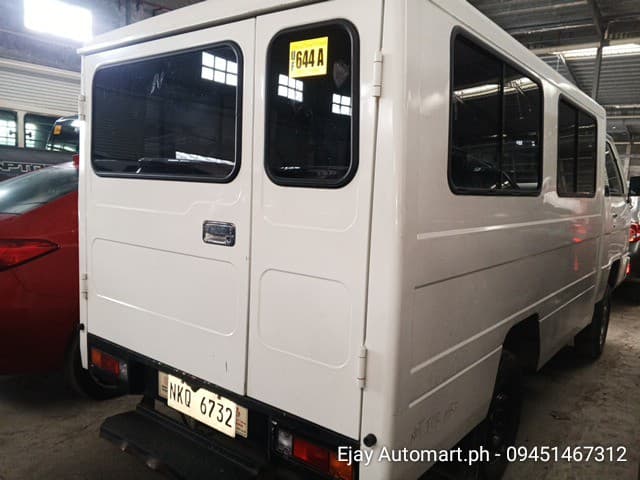 Car gallery image