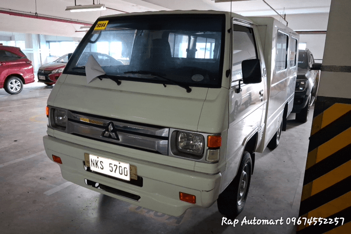 Car gallery image