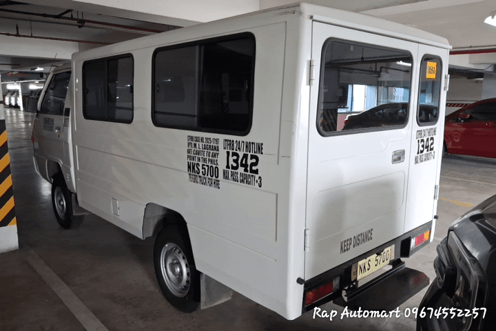 Car gallery image