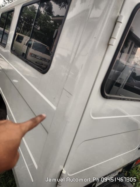 Car gallery image