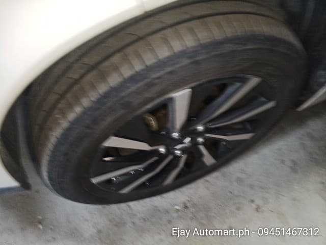 Car gallery image