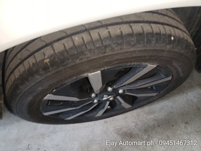 Car gallery image