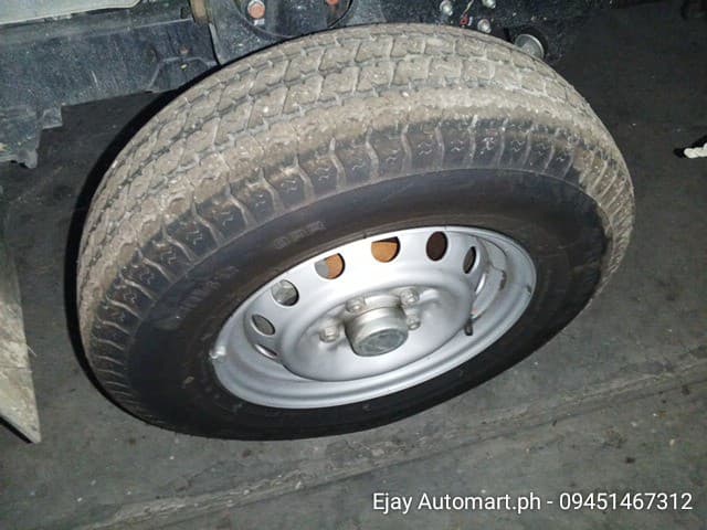 Car gallery image