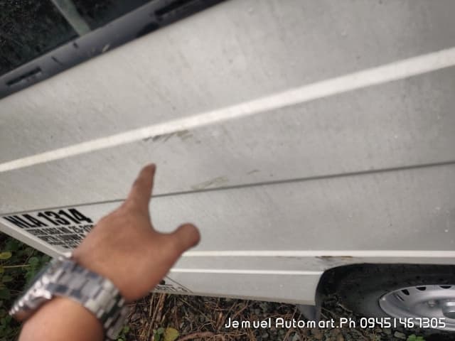 Car gallery image