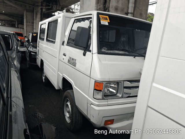 Car gallery image