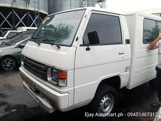 Car gallery image