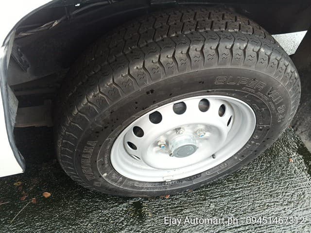 Car gallery image