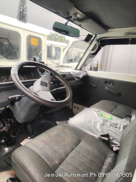 Car gallery image
