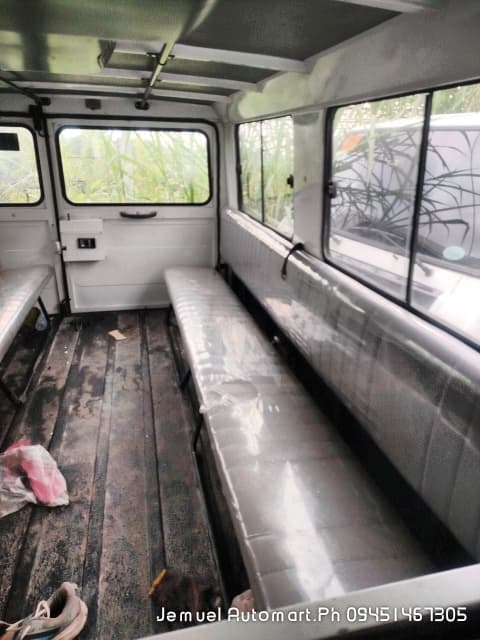 Car gallery image