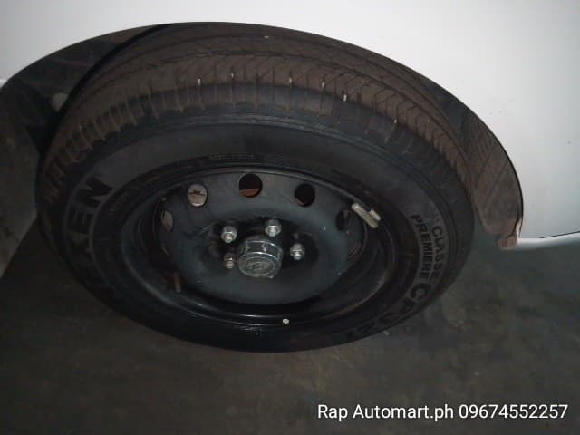 Car gallery image