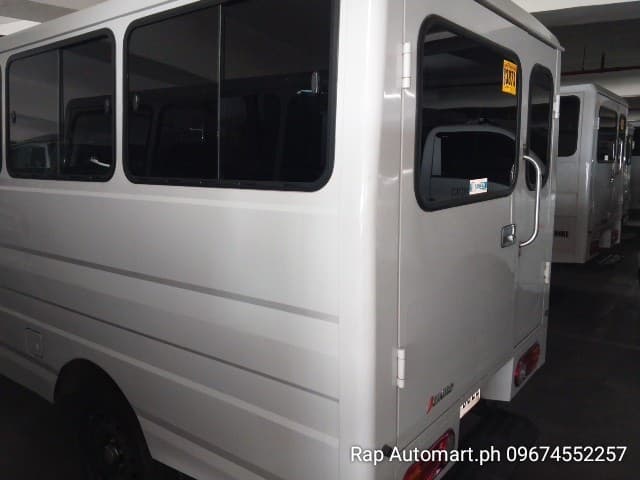 Car gallery image
