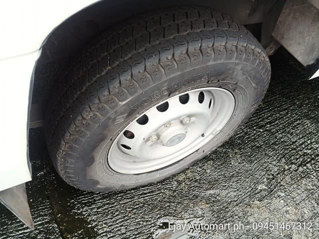 Car gallery image