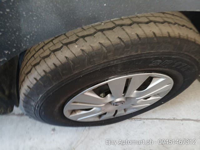 Car gallery image