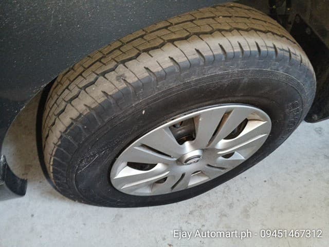 Car gallery image