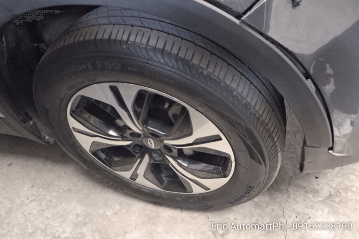 Car gallery image